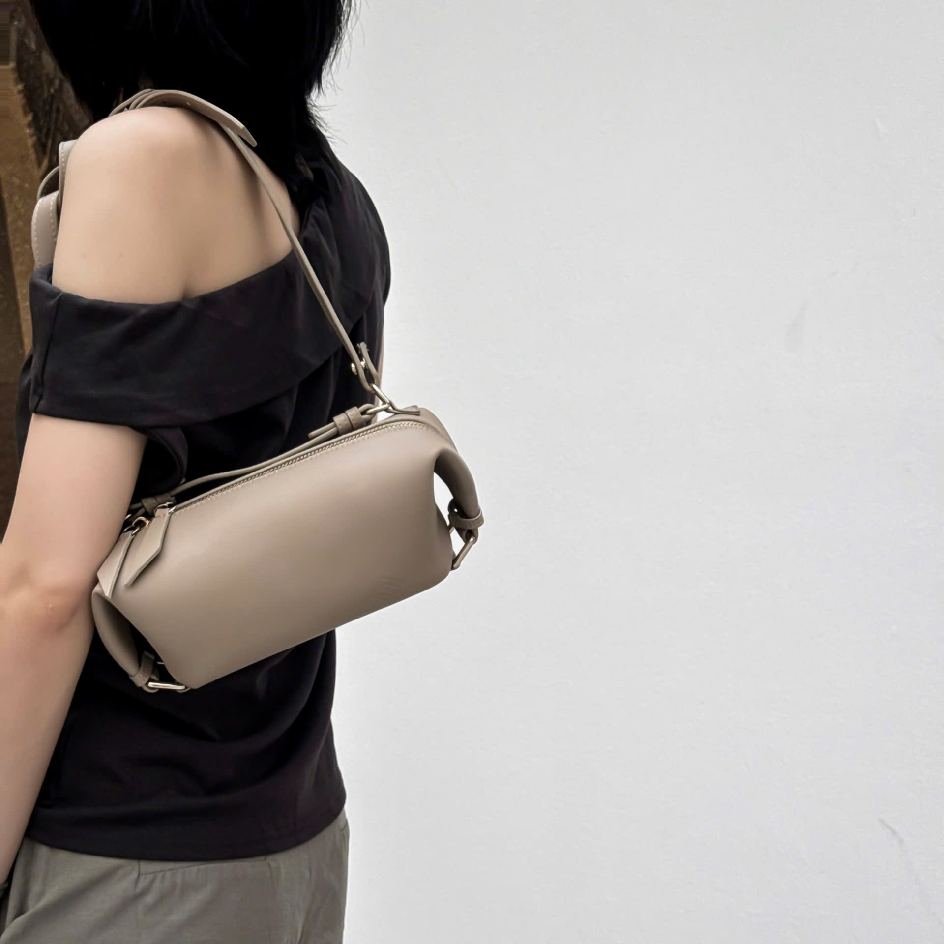 [L’FEMME] Jowe Bag — Beige / สีเบจ — 3