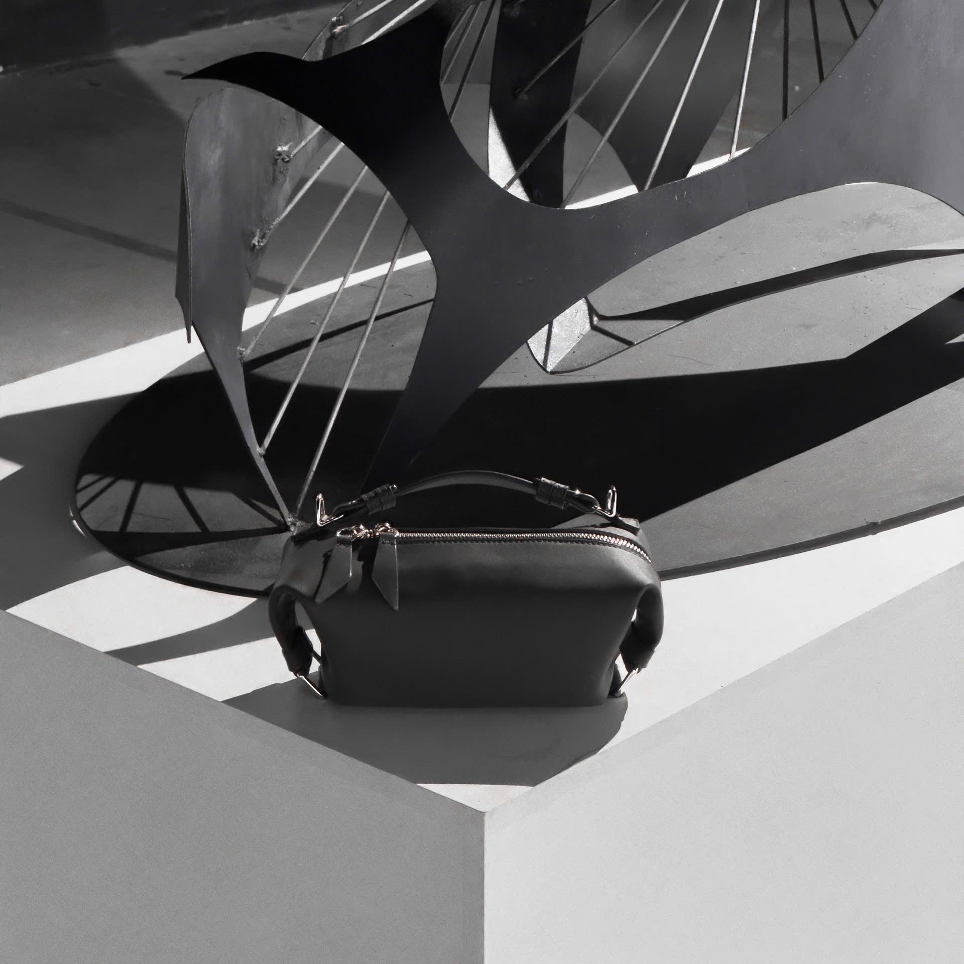 [L’FEMME] Jowe Bag - Charcoal grey / สายสะพายข้างสำหรับกระเป๋า Tulipe