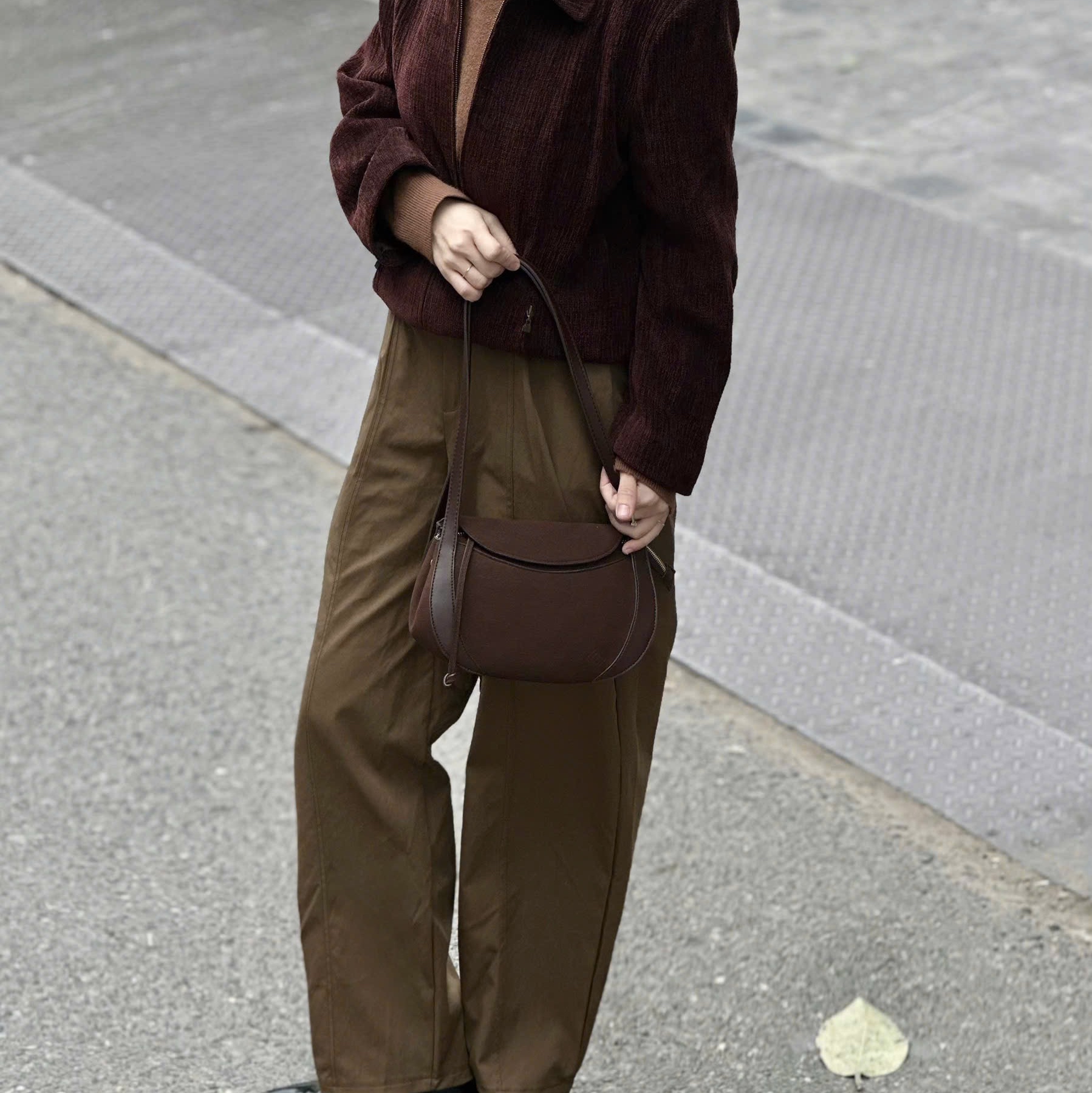 [L’FEMME] Notch Bag — Brown / สีน้ำตาล — 4