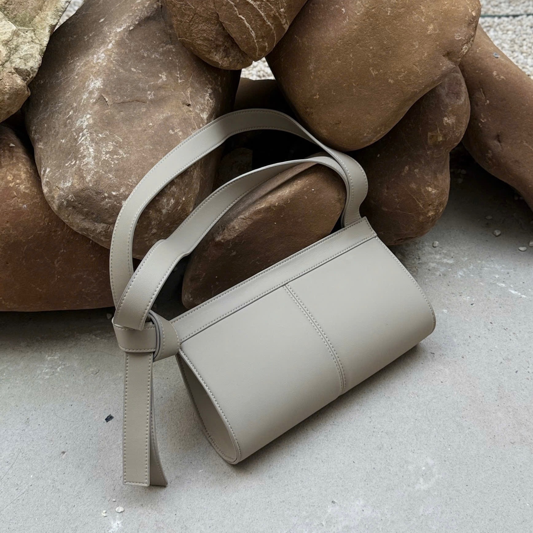 [L’FEMME] Noue Bag — Sand Beige / สีเบจทราย — 2