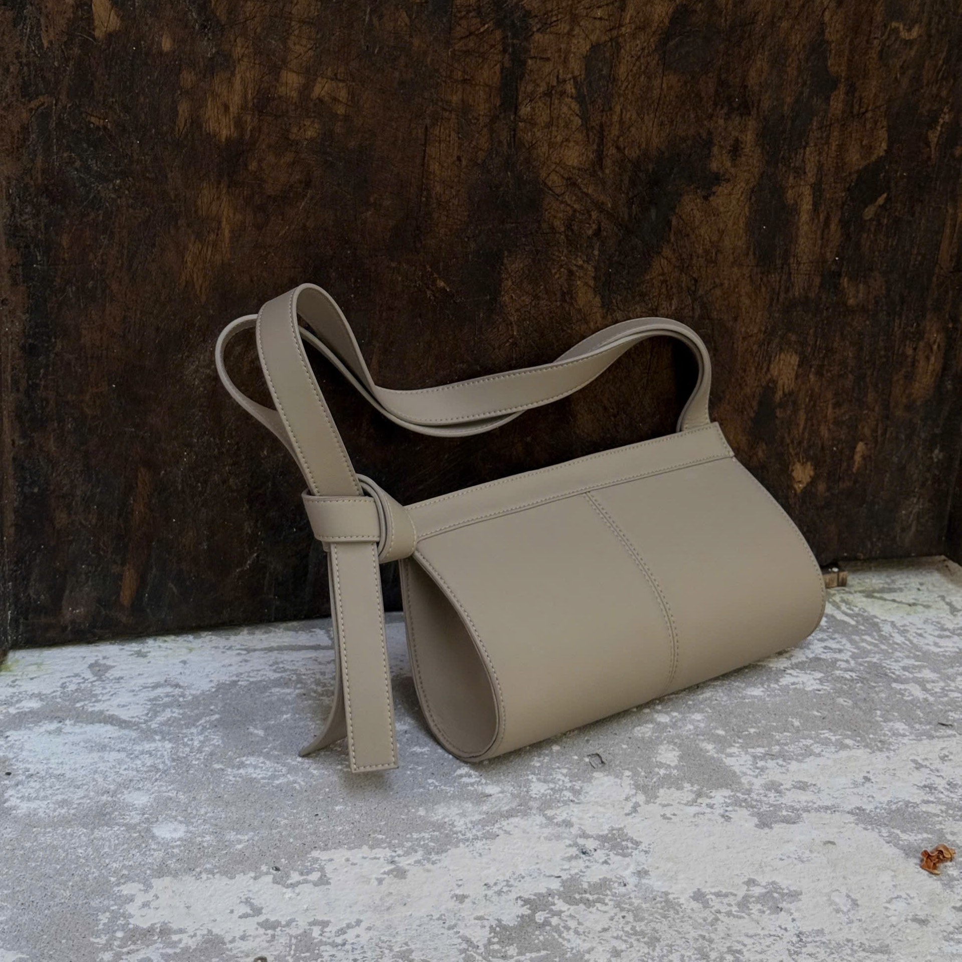 [L’FEMME] Noue Bag — Sand Beige / สีเบจทราย — 3