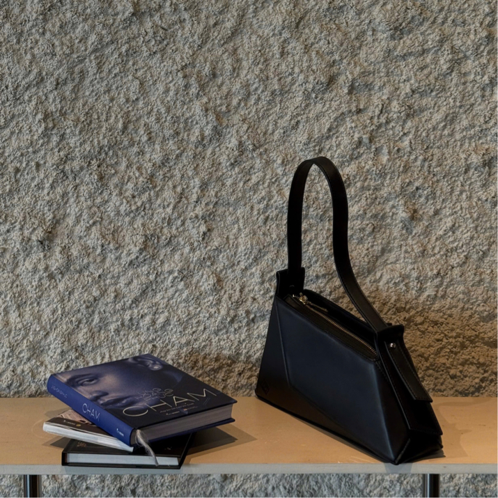 [L’FEMME] Clivé Bag — Black / สีดำ