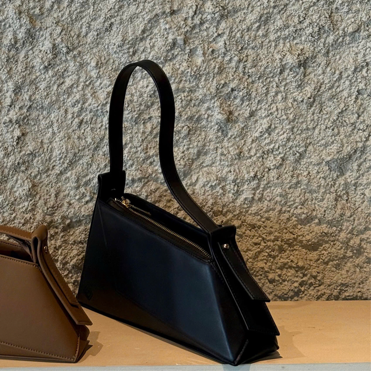 [L’FEMME] Clivé Bag — Black / สีดำ — 2