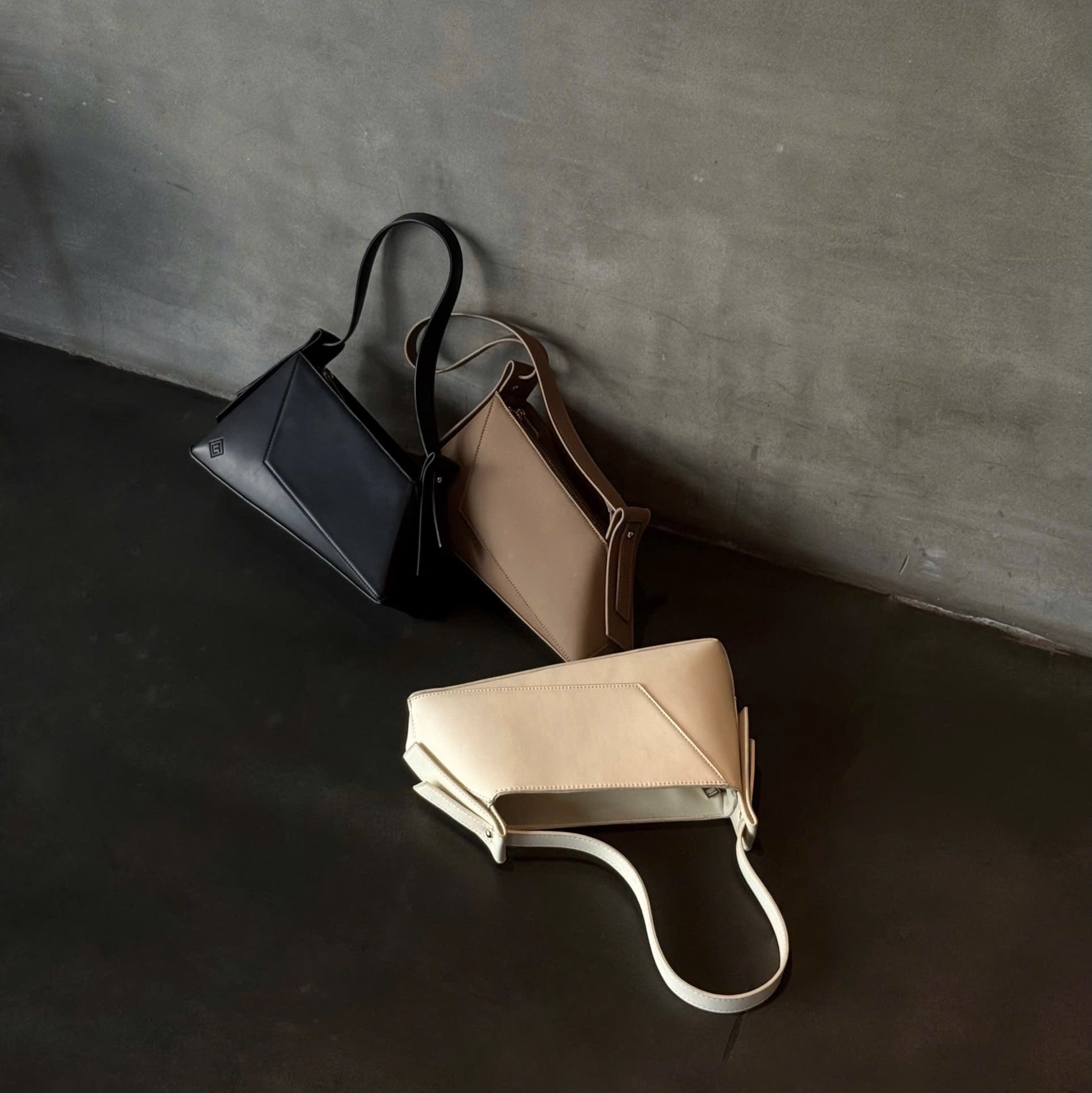 [L’FEMME] Clivé Bag — Cream / สีครีม — 4