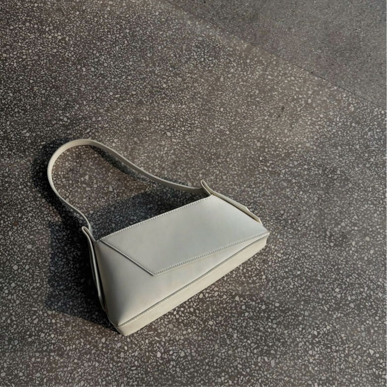 [L’FEMME] Clivé Bag — Cream / สีครีม