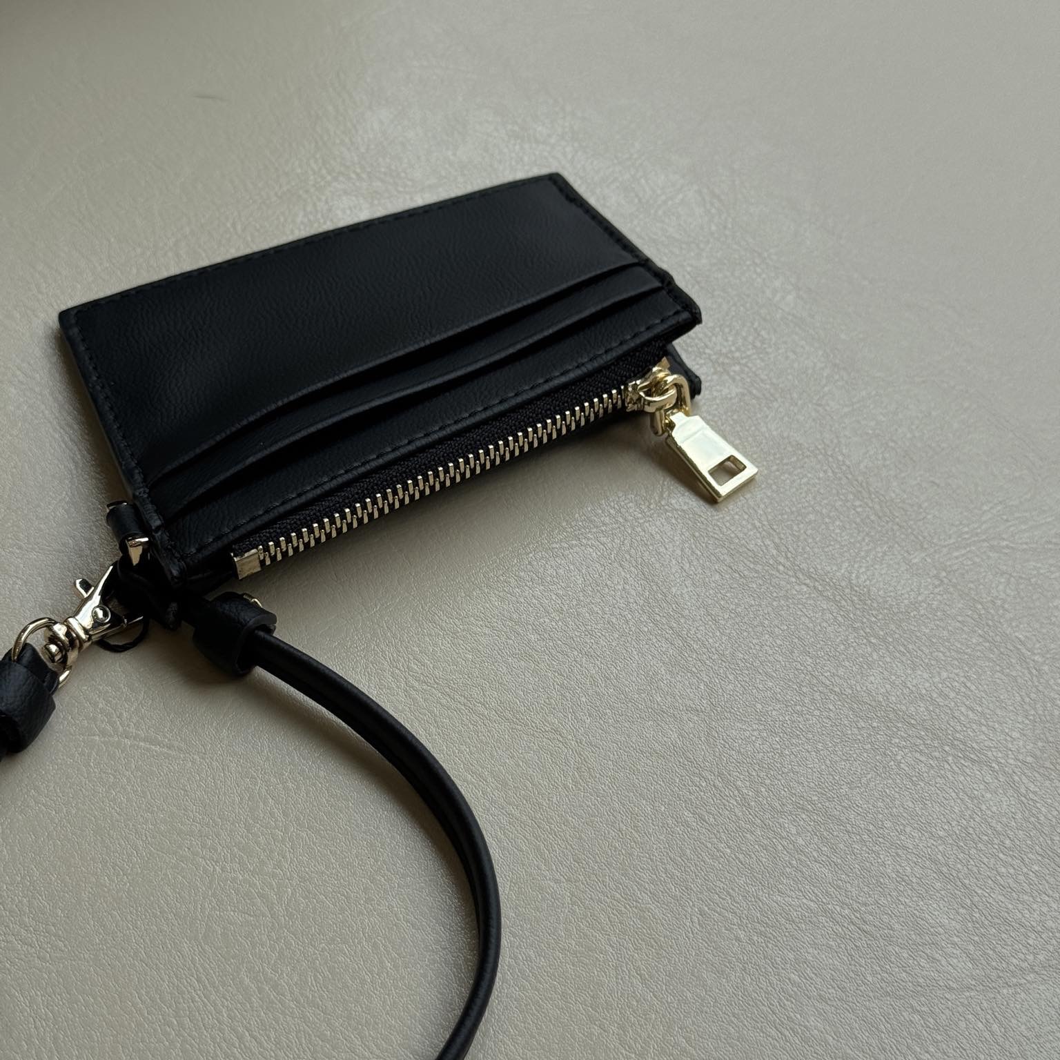 [L’FEMME] Zip Card Holder — Ombre Beige / สีเบจไล่เฉด — 4