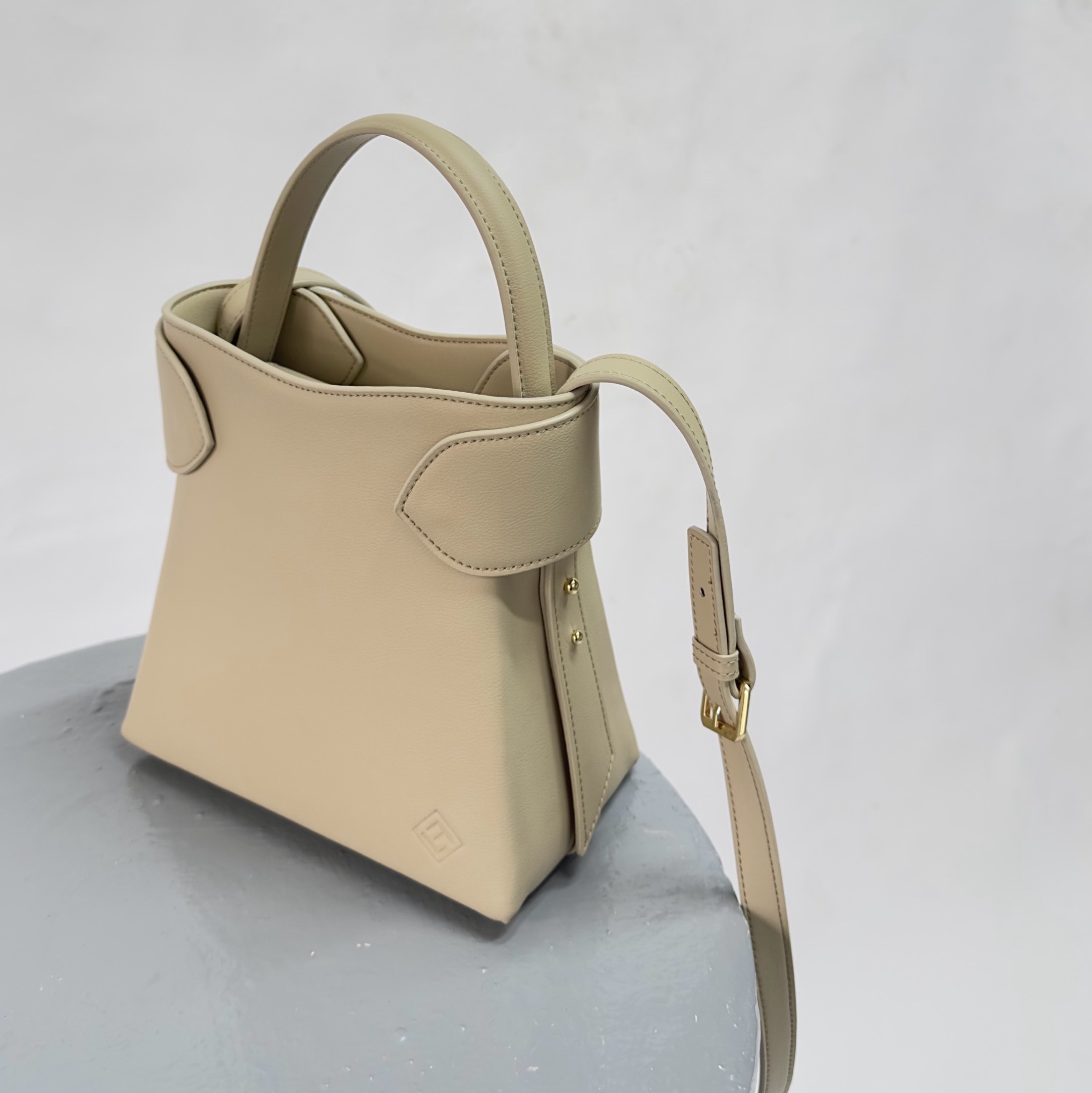 [L’FEMME] Ciin Bag — Light Beige / สีเบจอ่อน — 3