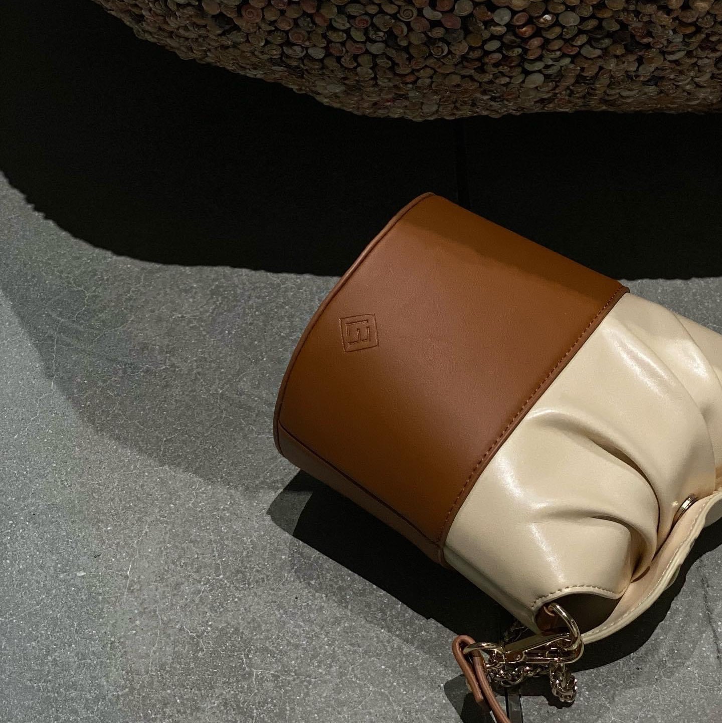 [L’FEMME] MiDang Bag — Brown and Beige / สีน้ำตาลและเบจ — 3