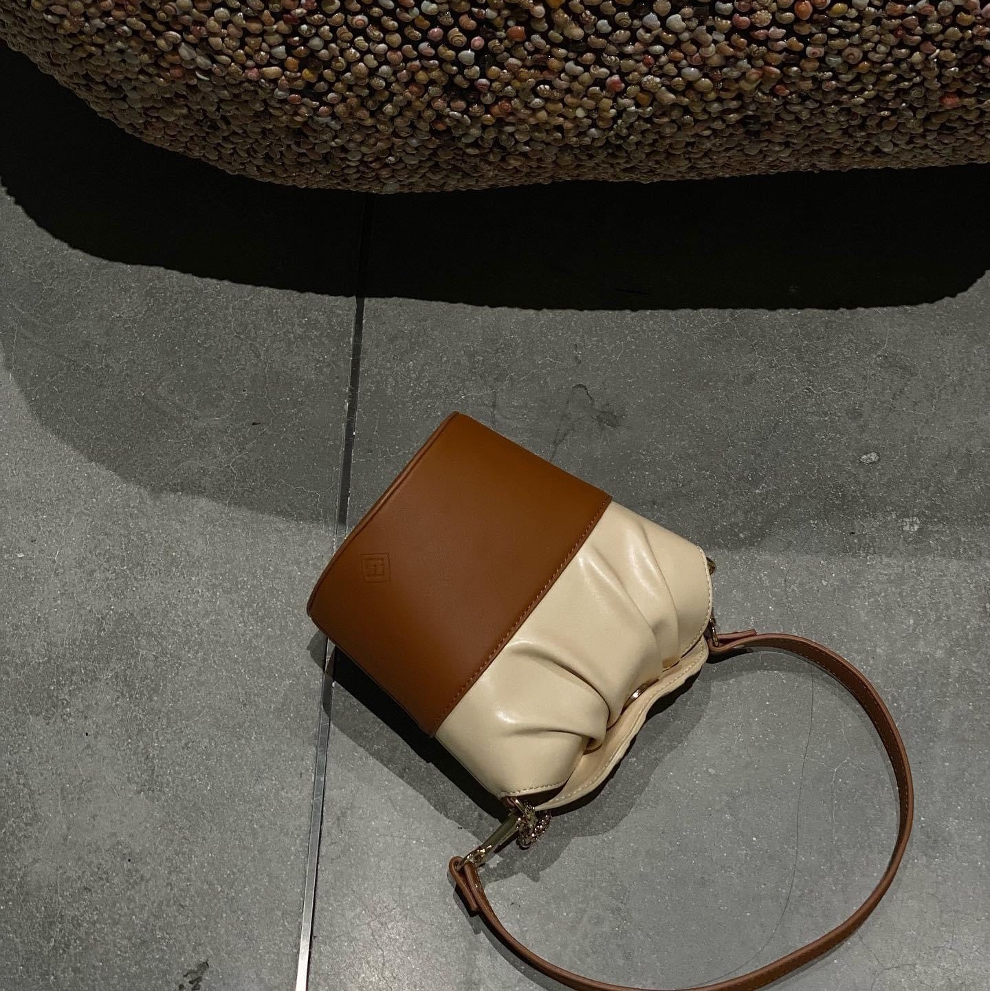[L’FEMME] MiDang Bag — Brown and Beige / สีน้ำตาลและเบจ — 4