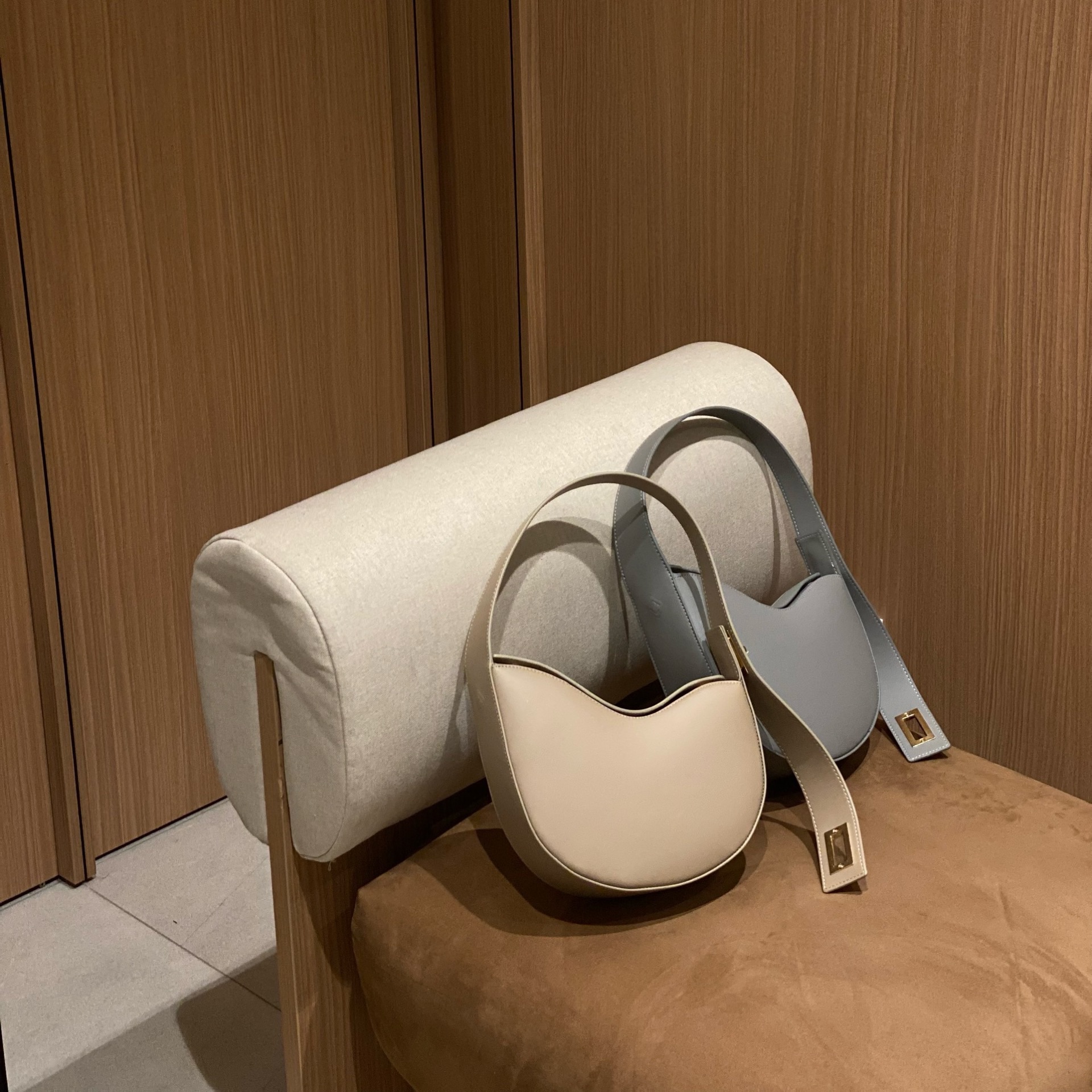 [L’FEMME] Tulipe Bag — Grey / สีเทา — 2