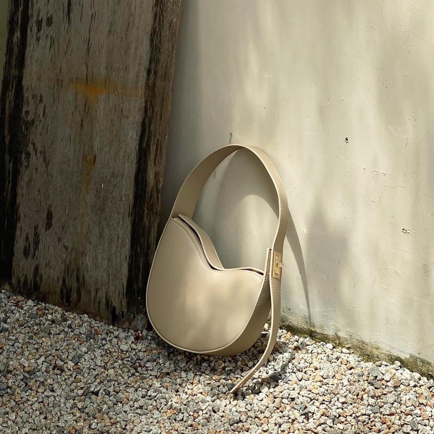 [L’FEMME] Tulipe Bag — Beige / สีเบจ