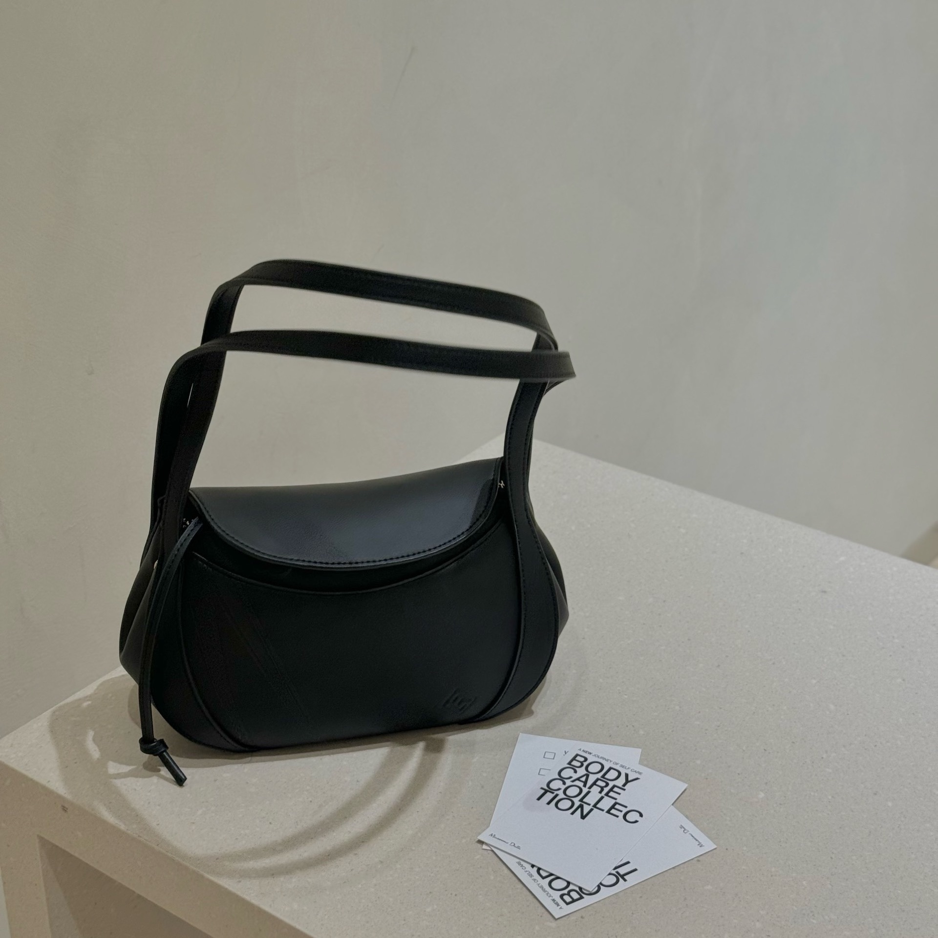 [L’FEMME] Notch Bag — Black / สีดำ