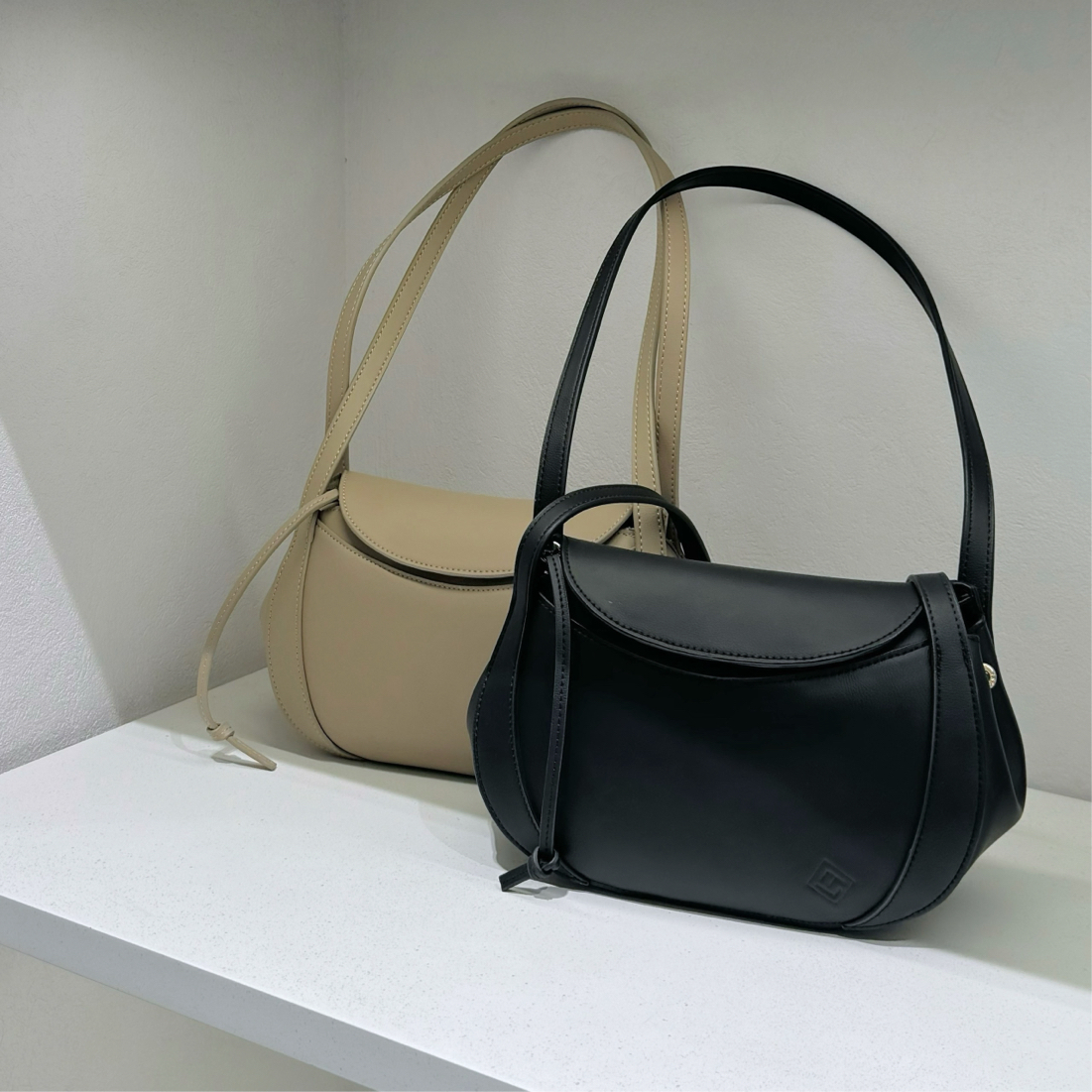 [L’FEMME] Notch Bag — Black / สีดำ — 4