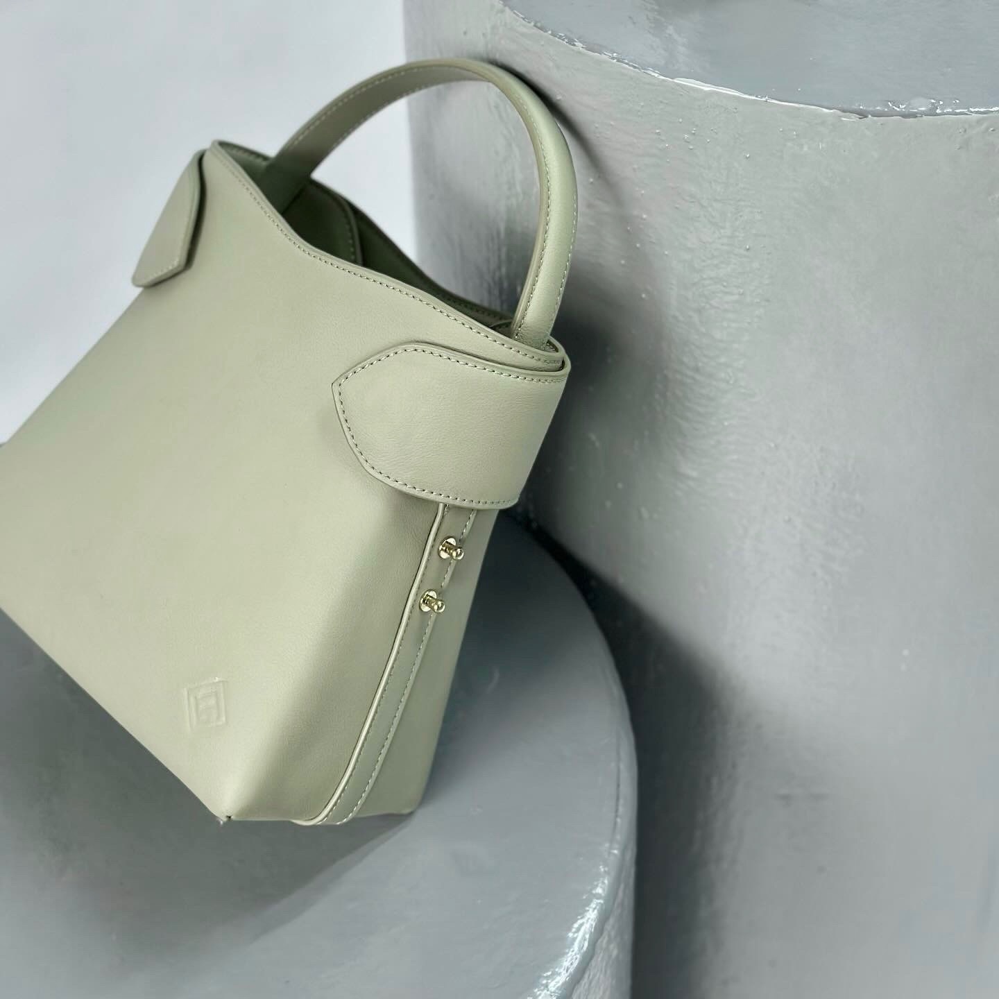 [L’FEMME] Ciin Bag — Tea Grey / สีเทาอมชา