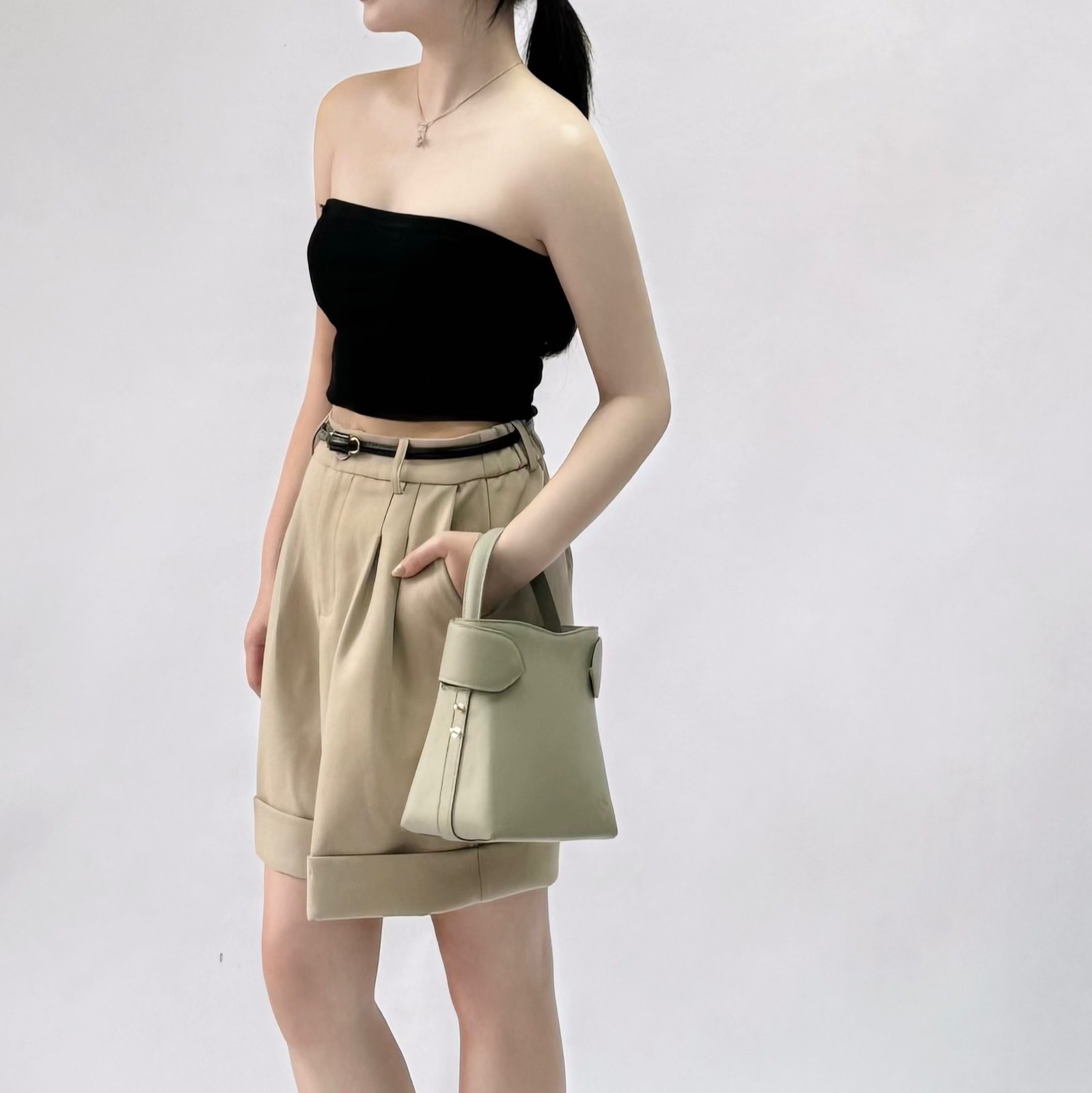 [L’FEMME] Ciin Bag — Tea Grey / สีเทาอมชา — 3