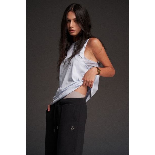 Lady Block เสื้อกล้ามแขนกุด Nara Tank Top คอตตอนยืด 4 ทาง ระบายอากาศ ปักโลโก้นูน — 8