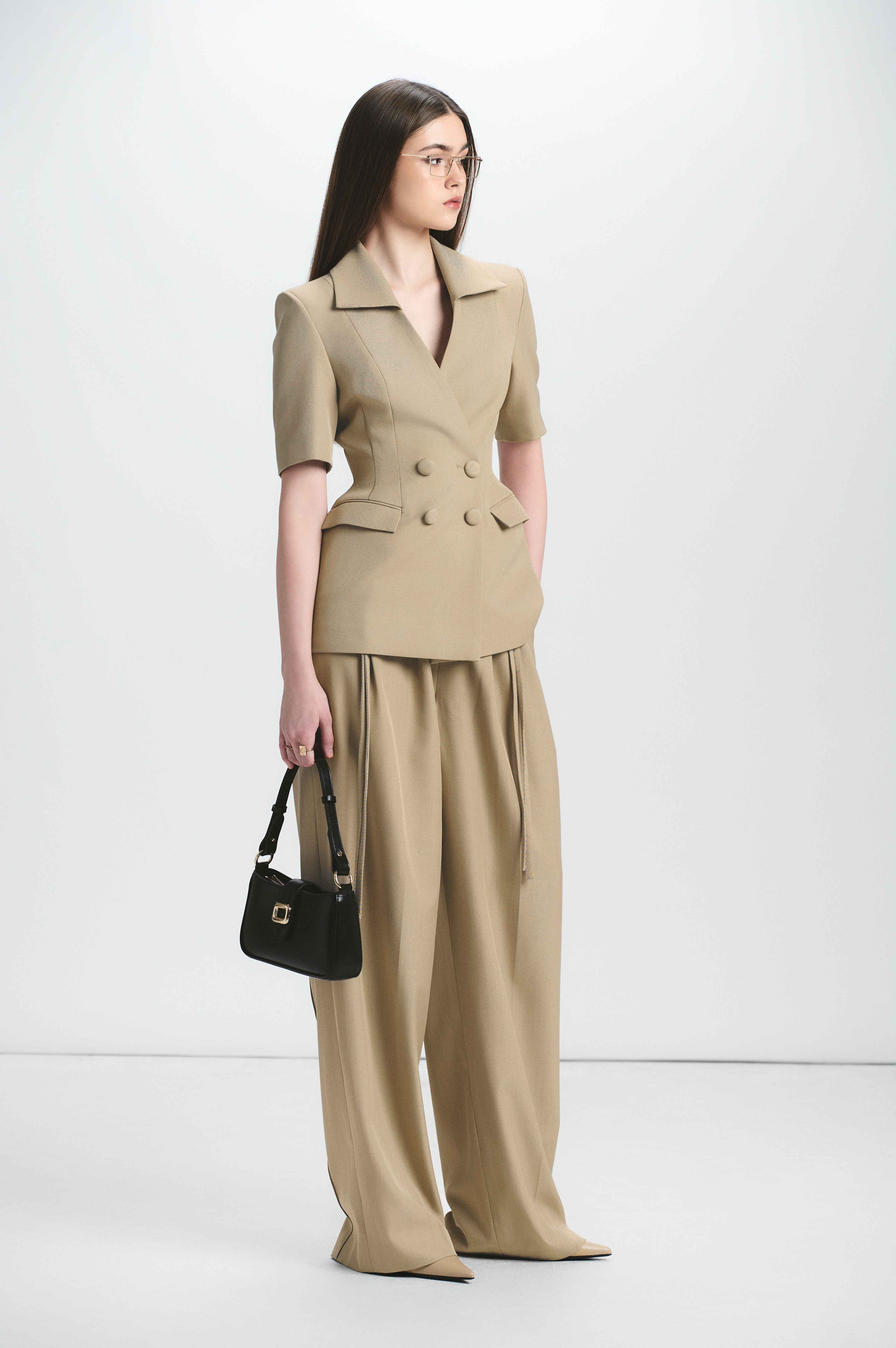 Nancy Blazer — เบลเซอร์ทรงนาฬิกาทราย สีเบจ — 3
