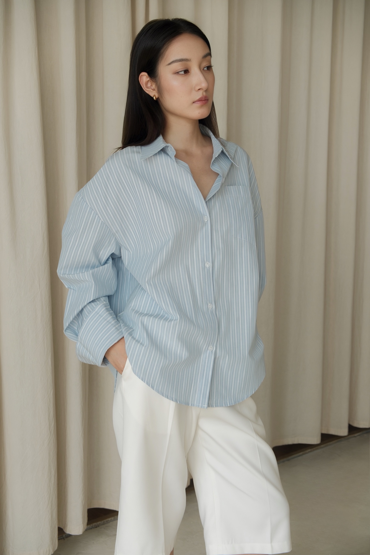 Striped Oversize Shirt — เสื้อเชิ้ตลายทางโอเวอร์ไซซ์ — 2