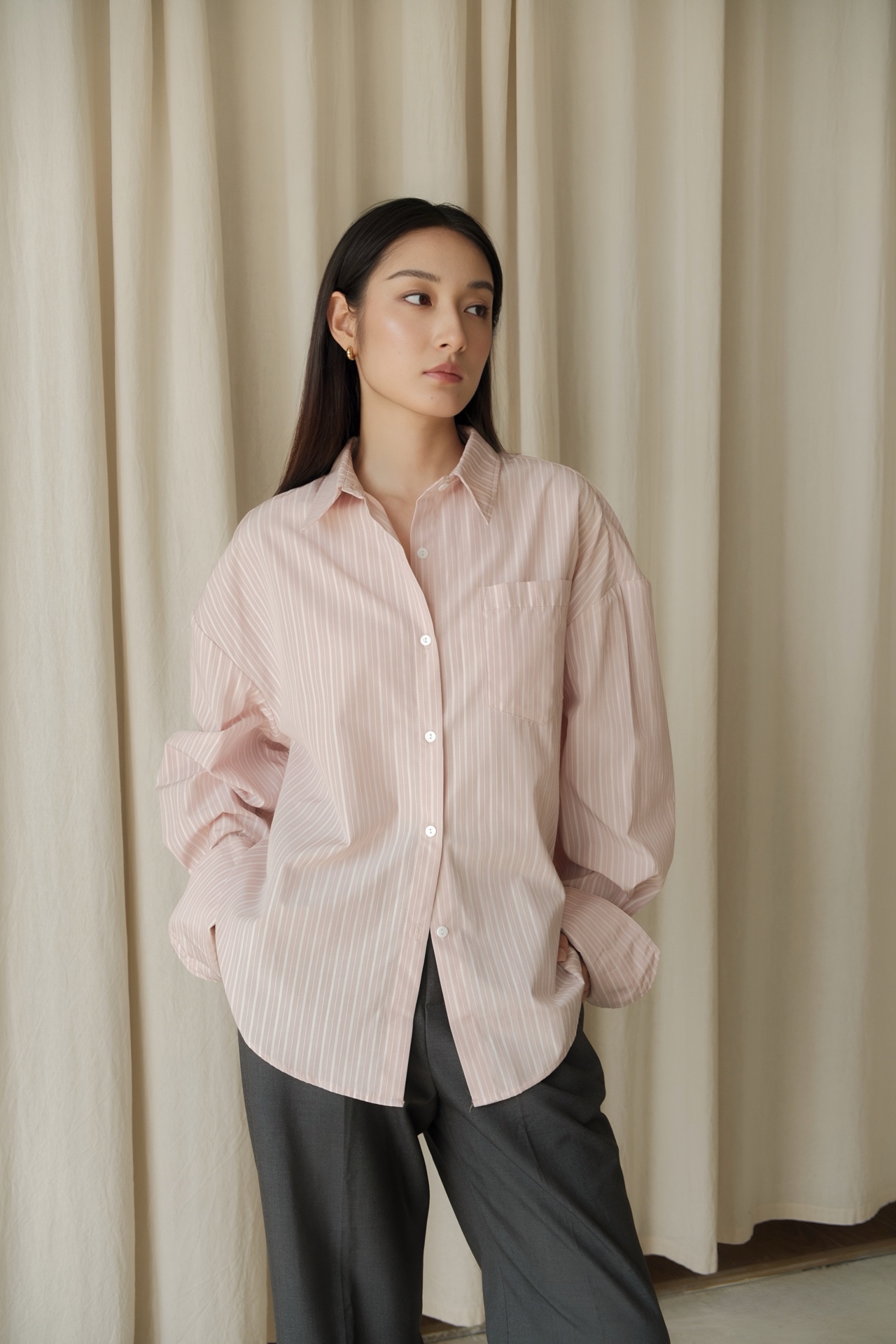 Striped Oversize Shirt — เสื้อเชิ้ตลายทางโอเวอร์ไซซ์ — 3