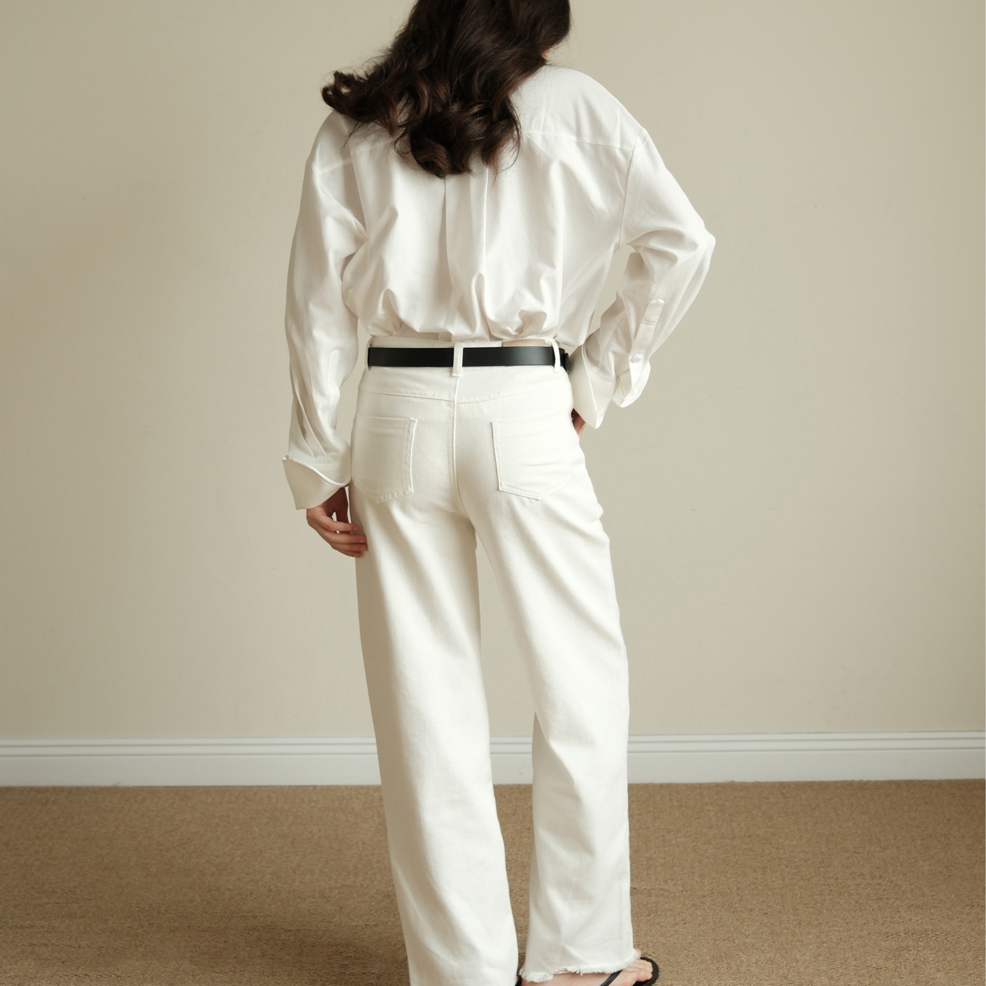 Cleanfit White Jeans — กางเกงยีนส์ขาว ทรงคลีนฟิต — 2