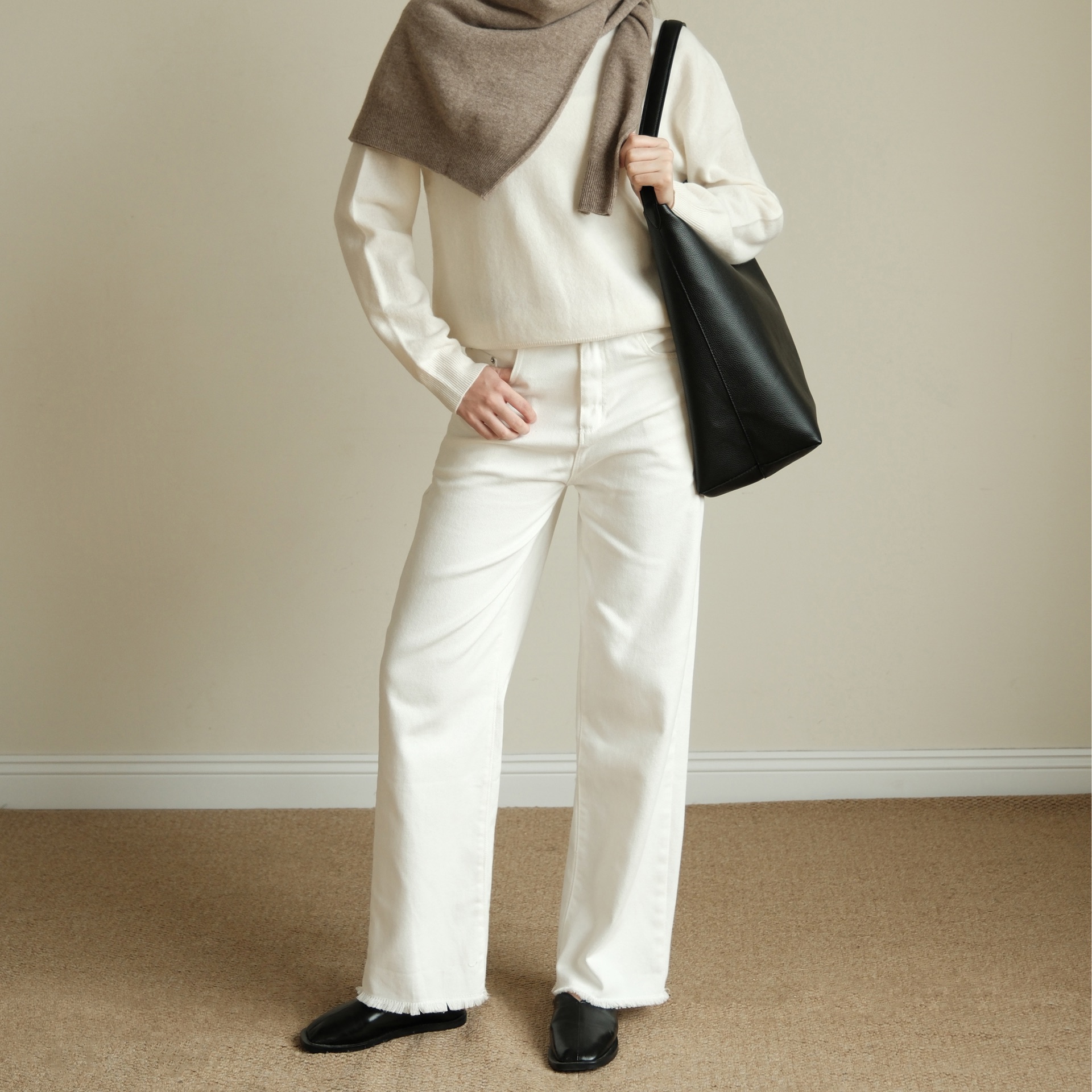 Cleanfit White Jeans — กางเกงยีนส์ขาว ทรงคลีนฟิต — 4