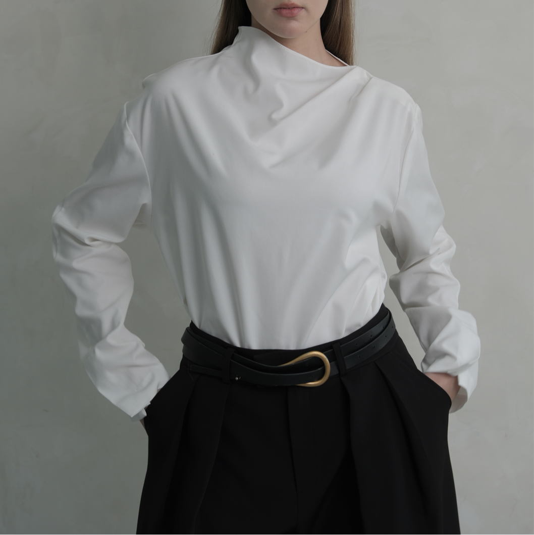 Emma Top — เสื้อฟรีไซซ์ทรงเรียบ ดำ/ขาว — 2