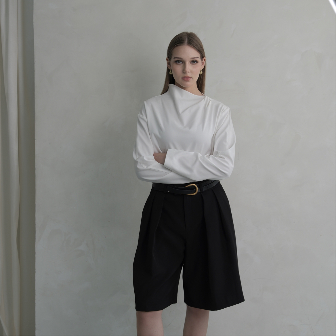 Emma Top — เสื้อฟรีไซซ์ทรงเรียบ ดำ/ขาว — 5