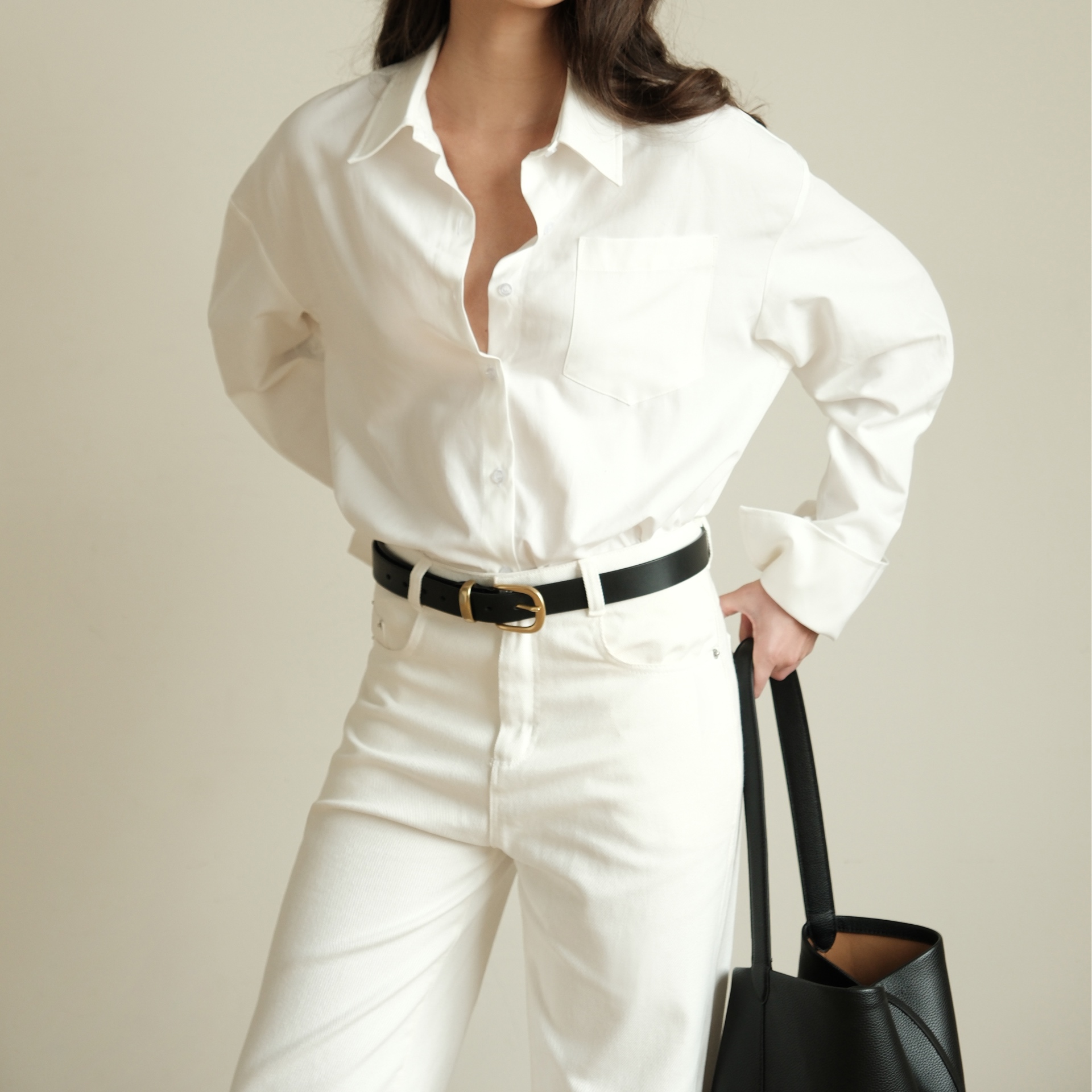 Classic Oversize Shirt — เสื้อเชิ้ตขาวคลาสสิกโอเวอร์ไซซ์ — 2