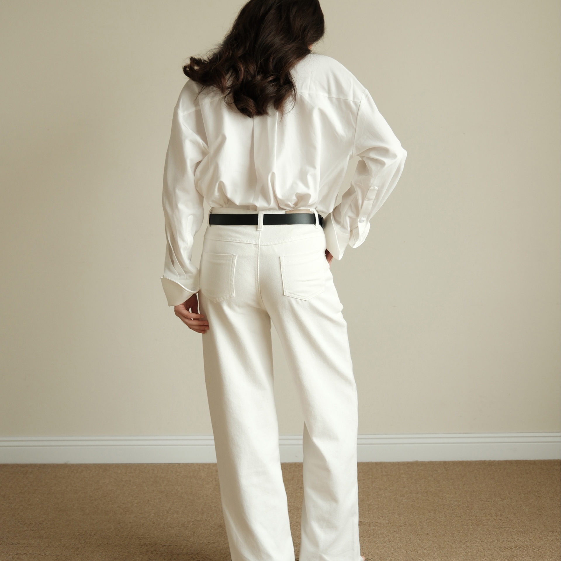 Classic Oversize Shirt — เสื้อเชิ้ตขาวคลาสสิกโอเวอร์ไซซ์ — 3