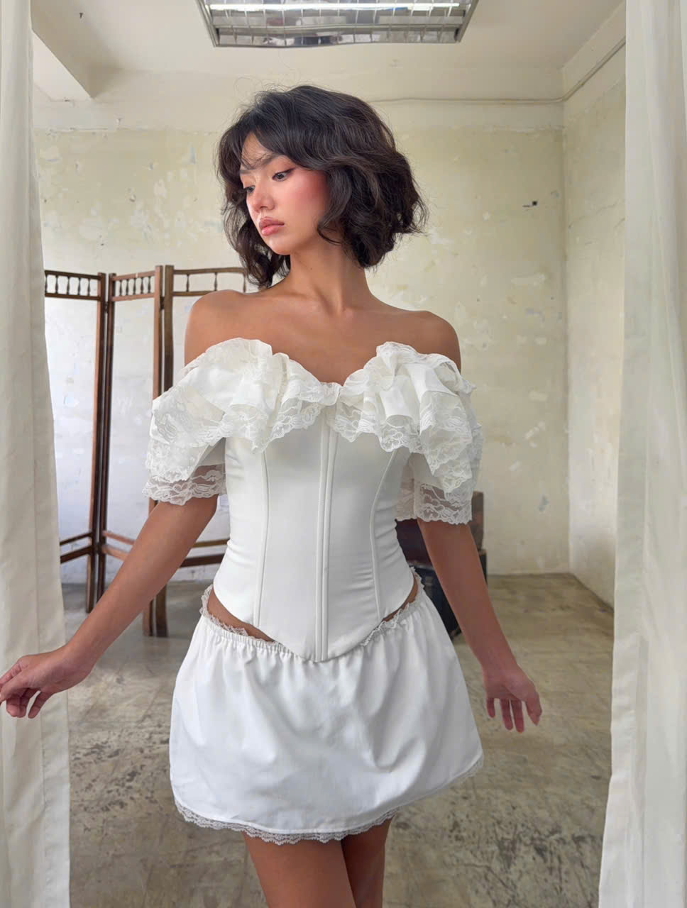 Daisy Set — เซตเสื้อและกระโปรงสีขาวสะอาด — 2