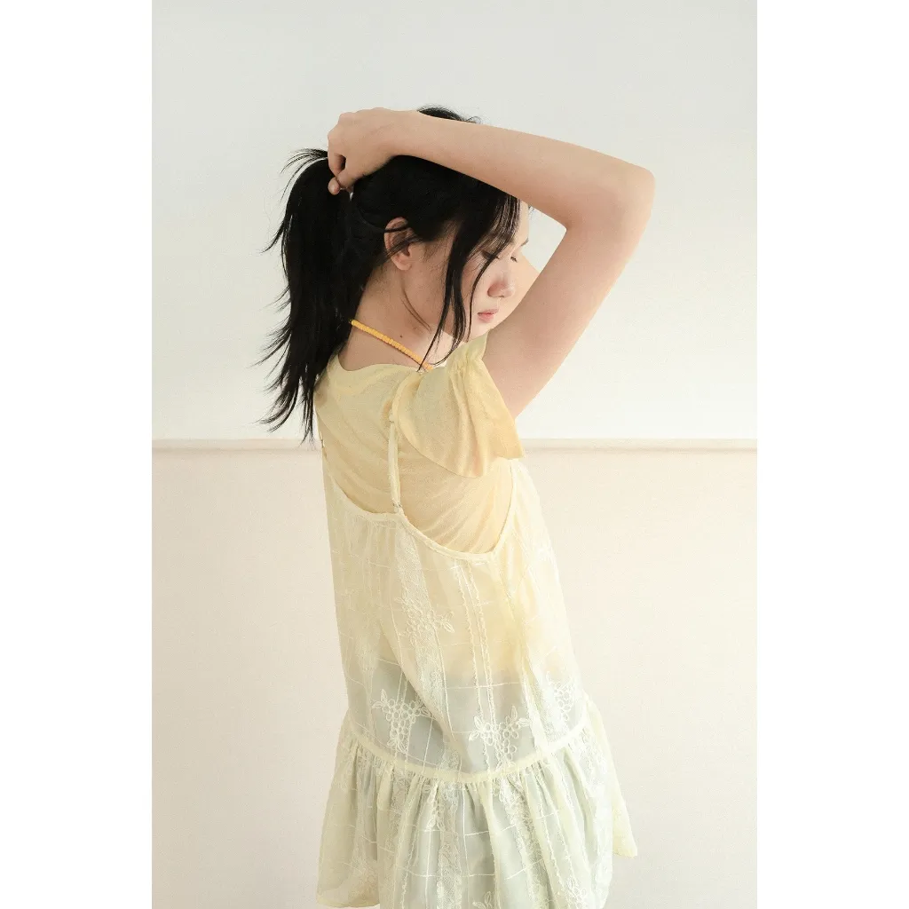 Garden Veil — เซตเสื้อสายเดี่ยวผ้าชีฟองปักดอกไม้ ซ้อนเสื้อยืดบาง — 2