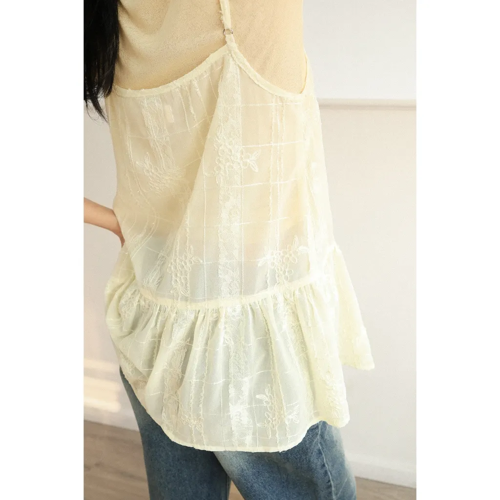 Garden Veil — เซตเสื้อสายเดี่ยวผ้าชีฟองปักดอกไม้ ซ้อนเสื้อยืดบาง — 5