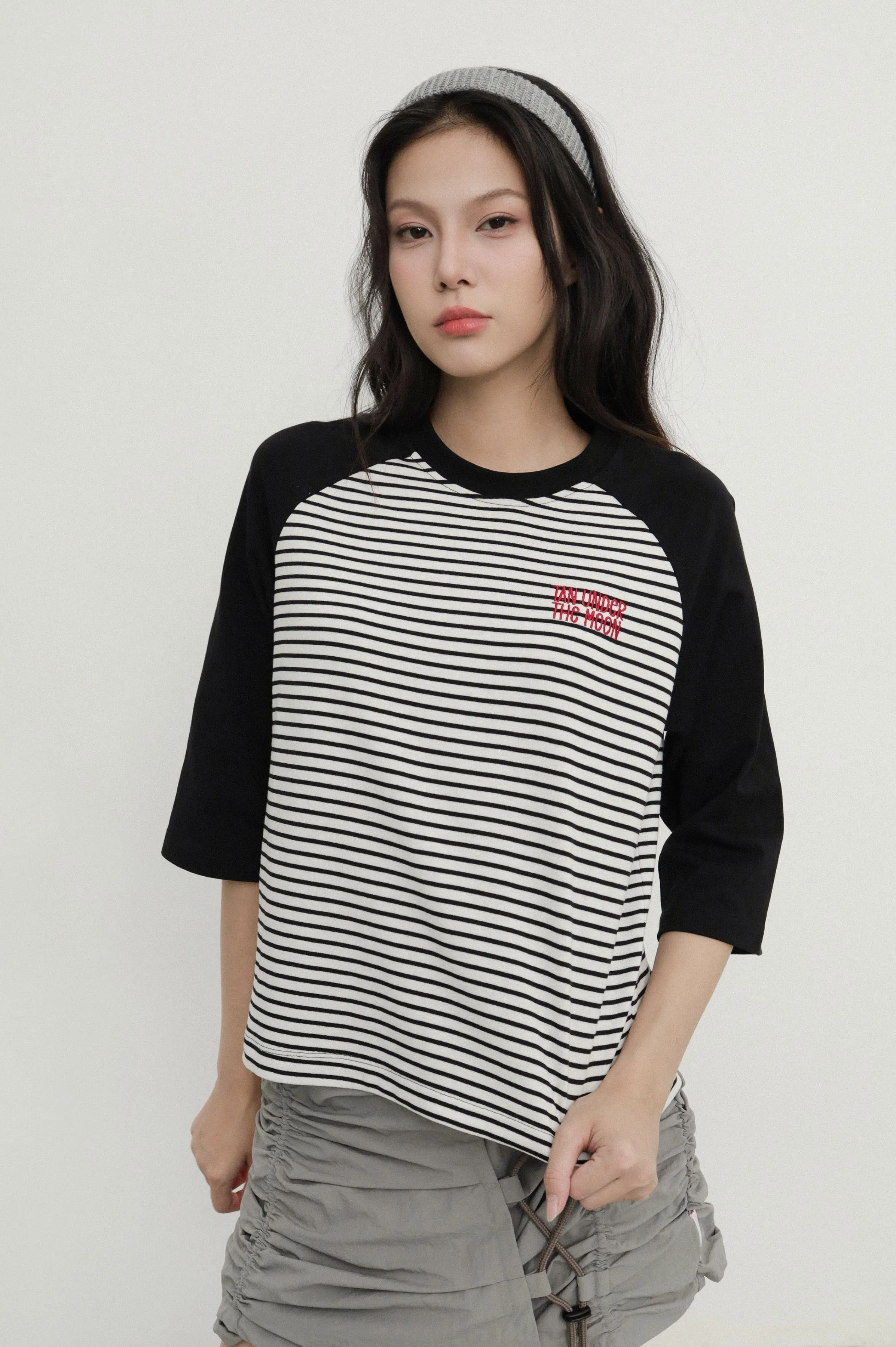 Raglan Stripe Tee — เสื้อแขนราแกลนลายทางขาวดำ