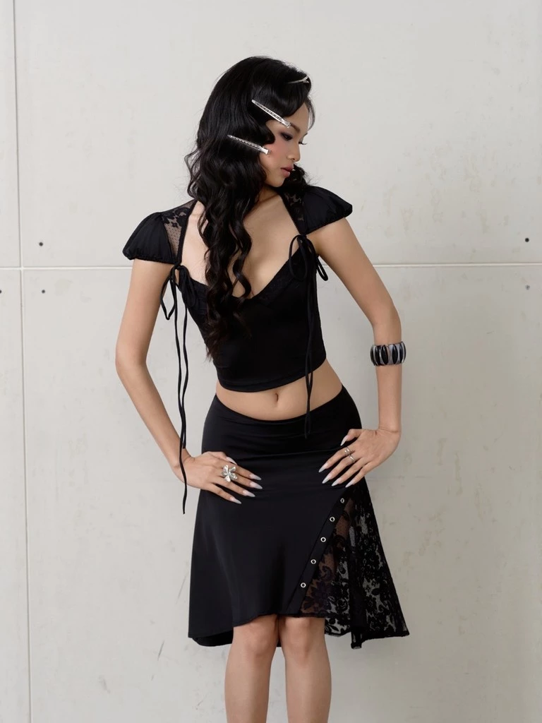 Maven Set — เซตเสื้อแขนระบายกับกระโปรงหางปลา แต่งลูกไม้ — 3