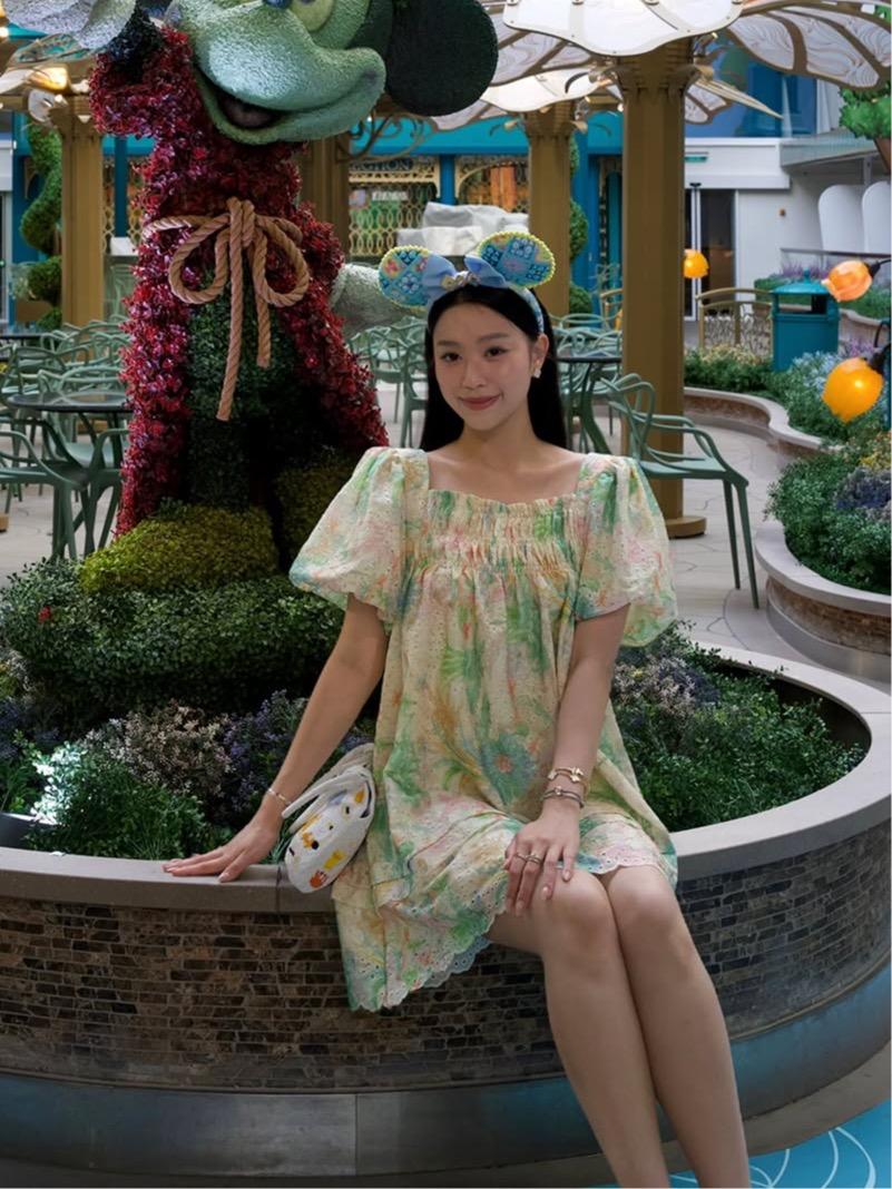 Tropical Signature Mini Dress — เดรสสั้นแขนพองลายฤดูร้อน ทรงตรงเรียบ — 5