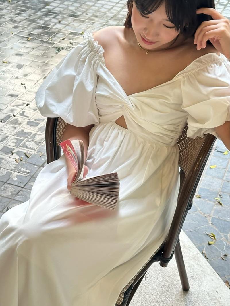 Twist Detail Cotton Midi Dress — เดรสมิดิแขนพองคอวีบิดอก ผ้าคอตตอน — 3