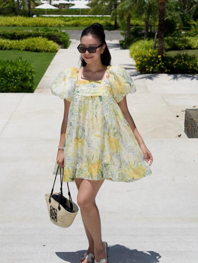 Puff Sleeve Babydoll Mini Dress — เดรสเบบี้ดอลล์แขนพองจับจีบ ลายดอกไม้ — 8