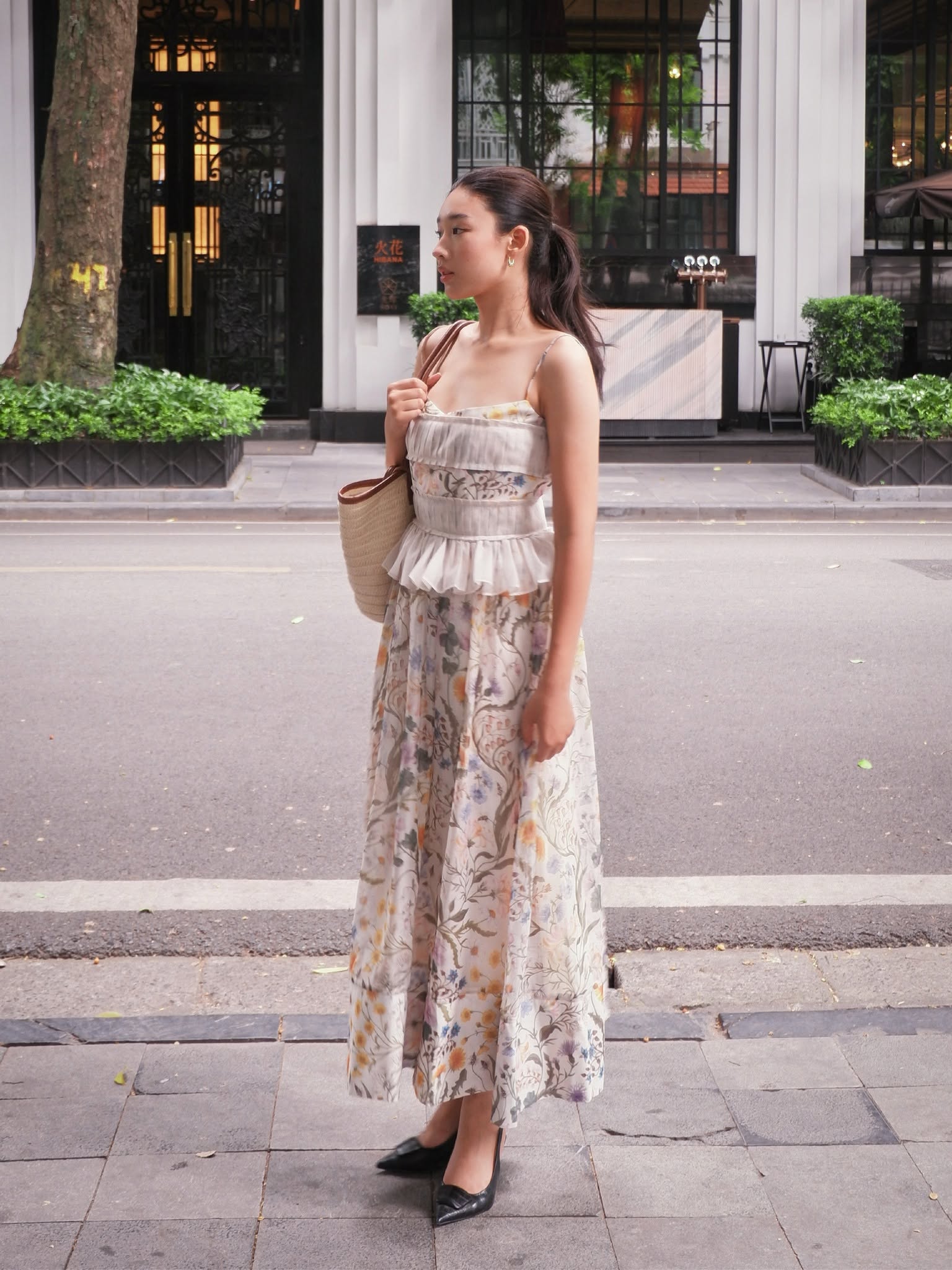 Floral Peplum Maxi Dress — เดรสแม็กซี่สายเดี่ยวจับจีบลายดอกไม้ ชายระบาย — 4