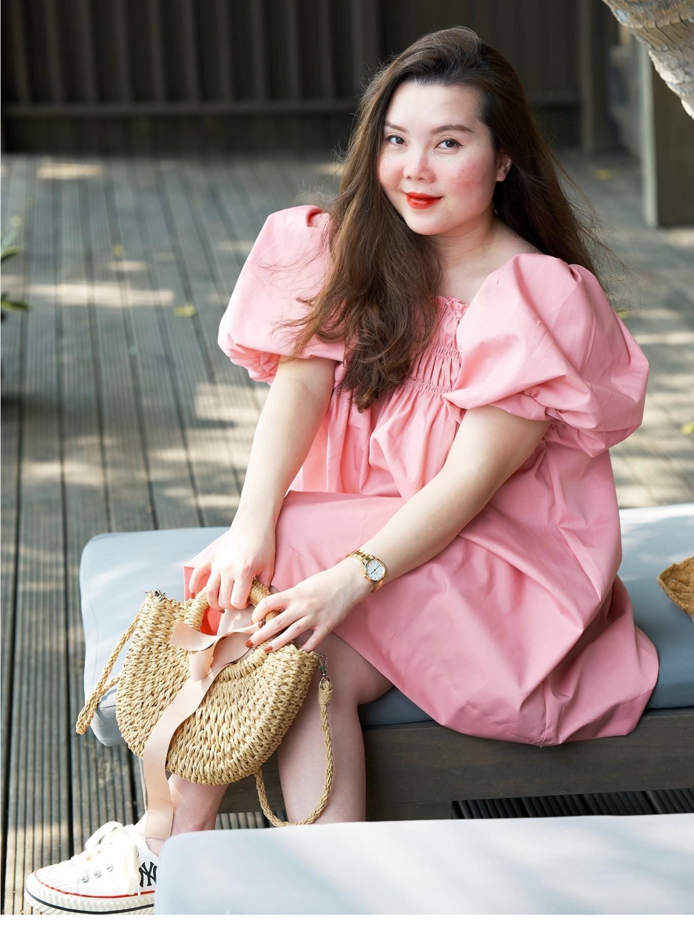 Signature Mini Dress — เดรสเบบี้ดอลล์แขนพอง ทรงตรงจับจีบอก — 6