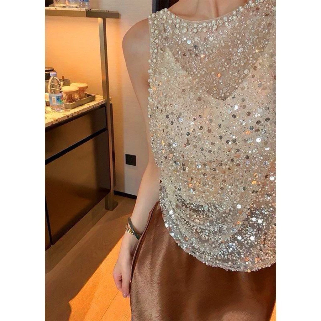 Sequin Button Top — เสื้อกระดุมแต่งเลื่อม หรูหรา — 3