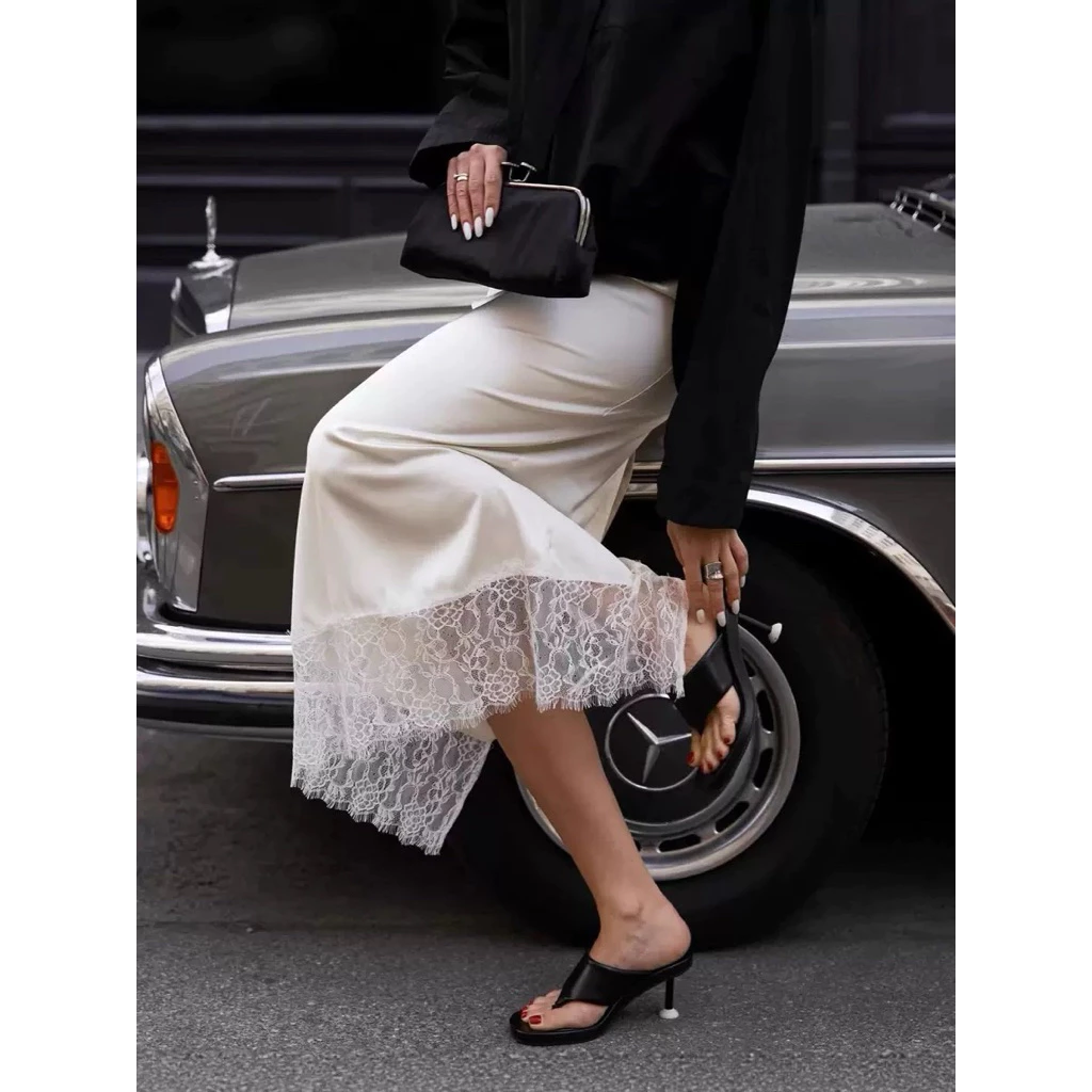 Satin Lace Midi Skirt — กระโปรงยาวผ้าซาตินแต่งลูกไม้ — 2