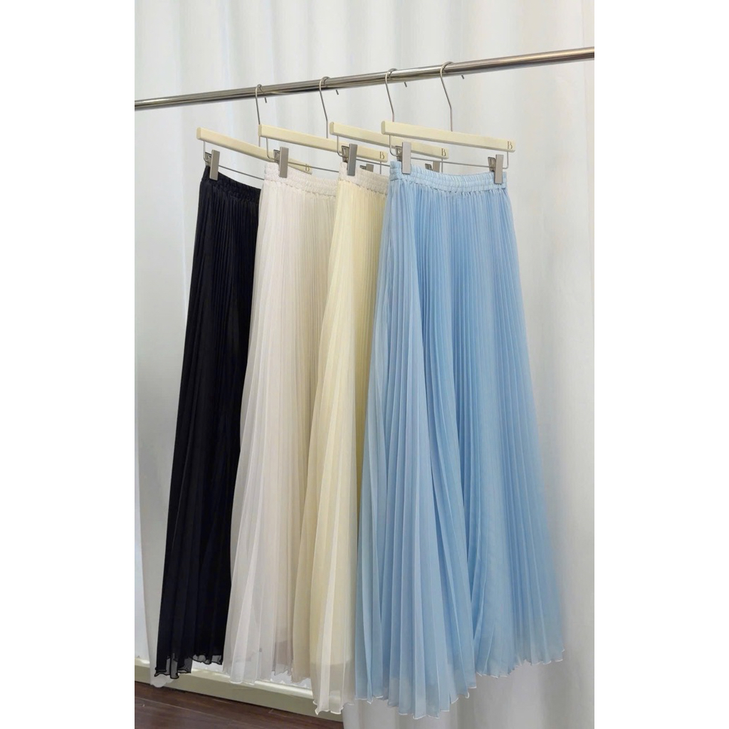 Selena Skirt — กระโปรงยาวพลีทผ้าไหม — 2