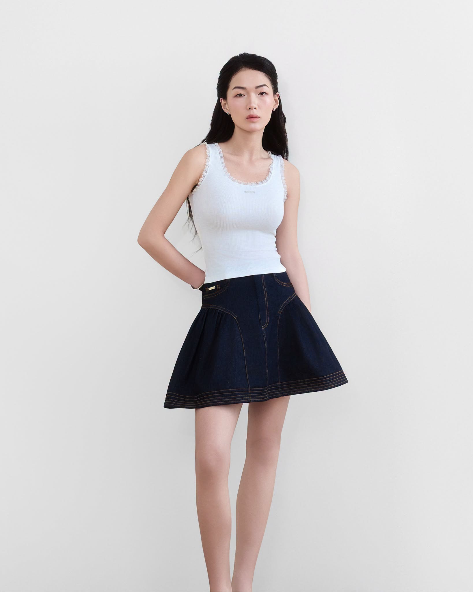 Anna Tank — เสื้อกล้ามเรียบ ทรงสวย