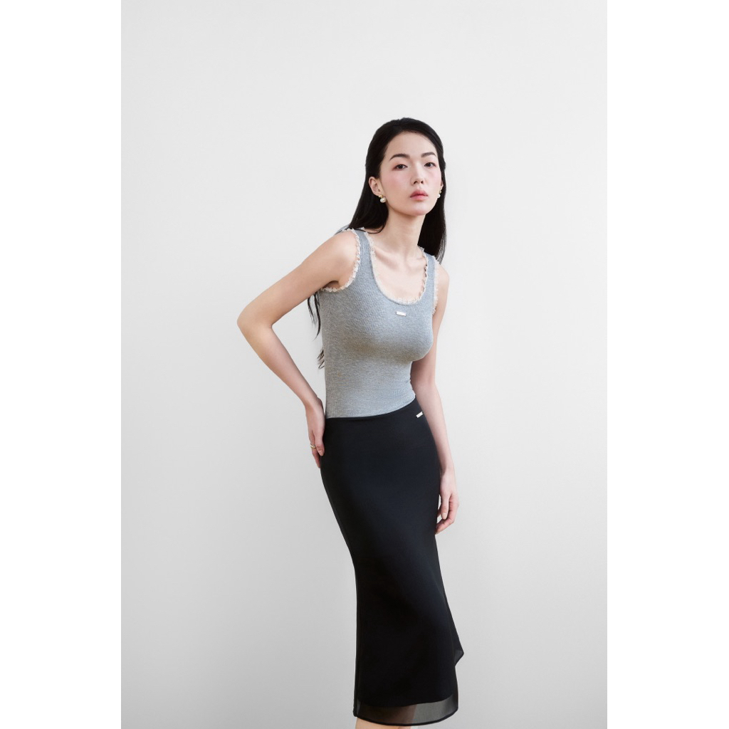 Lyly Midi Skirt — กระโปรงมิดิผ้าไหมสองชั้น