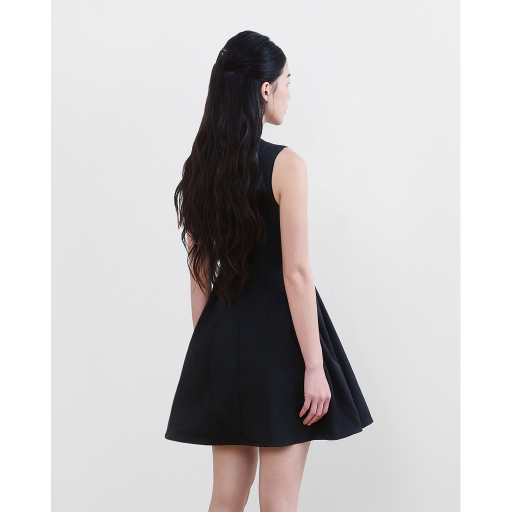 Cassandra Dress — เดรสผ้าคากี ทรงสุภาพ — 3